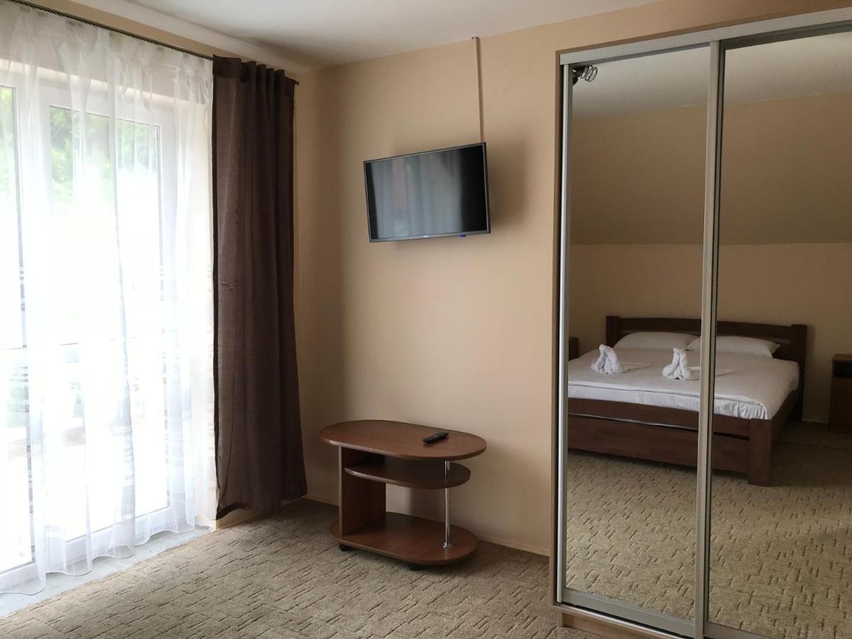 Sun Hotel Mizhhirya  エクステリア 写真